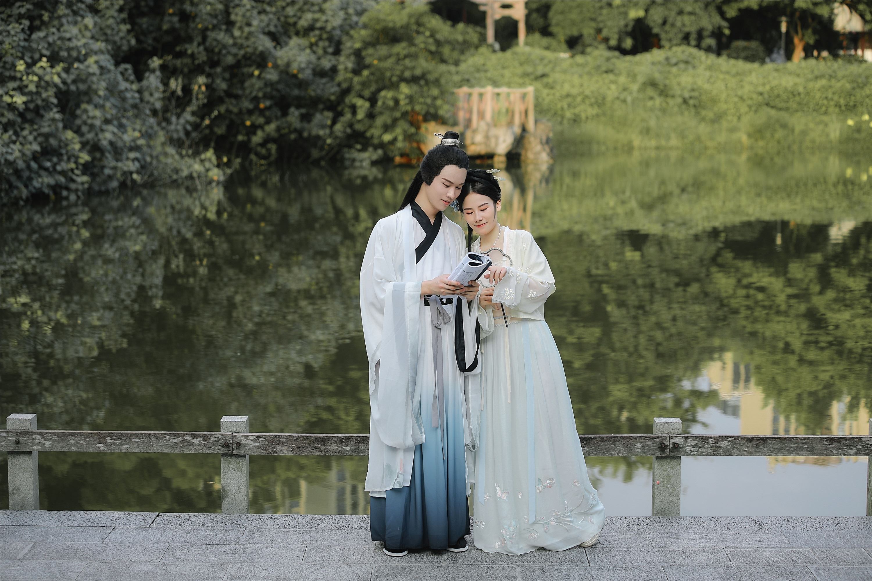 YITUYU艺图语 2021.09.02 花月下 小星